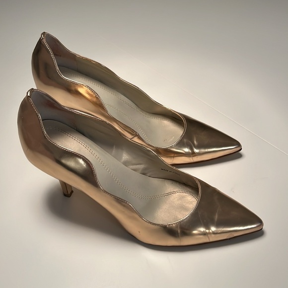 Tahari Rose Gold Heels - Picture 1 of 9